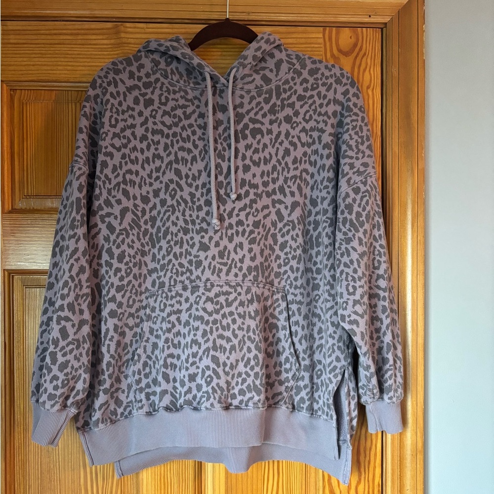 American Eagle Women’s Leopard Print Hoodie Size small